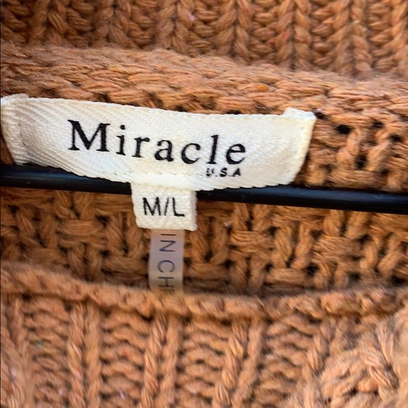 Brown Turtle Neck - Picture 2 of 3